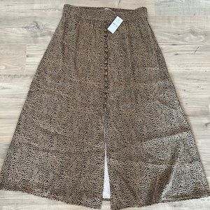 🎉NWT🎉 Loft Leopard Print Midi Skirt Size Small